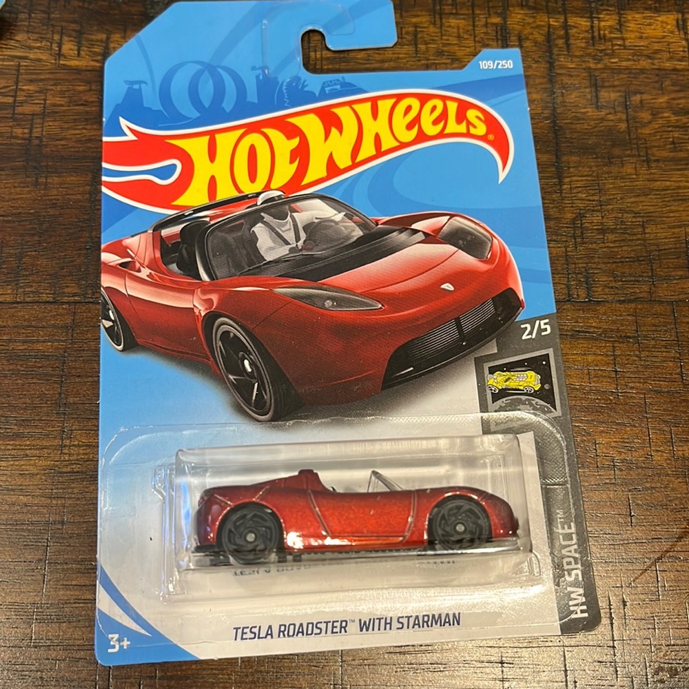Tesla roadster with starman Hotwheels